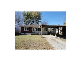 812 S Woodbury St, Independence, MO 64050