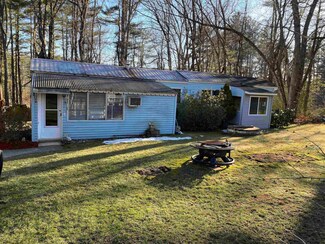 28 Auburn Rd, Hooksett, NH 03106