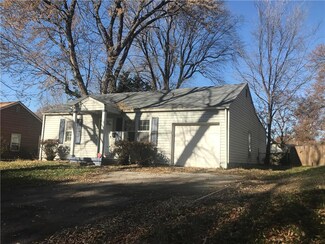 1514 W Sheley Rd, Independence, MO 64052