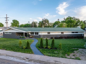 405 E 3rd St, Oakley, KS 67748
