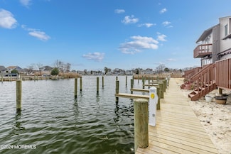 2 Sea Point Dr, Point Pleasant Boro, NJ 08742