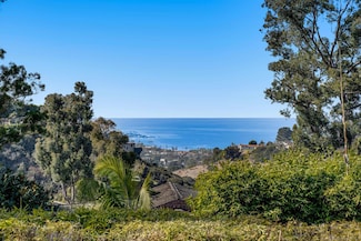 8070 La Jolla Scenic Dr N, La Jolla, CA 92037
