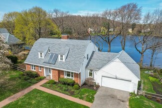 14 Dartmouth St, Winchester, MA 01890