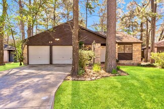 48 E White Willow Cir, Spring, TX 77381