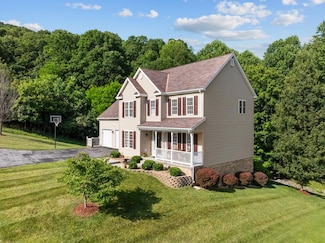 518 Brandon Dr, Bluefield, VA 24605