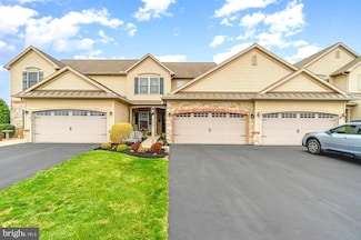 903 Lantern Dr, Lebanon, PA 17046