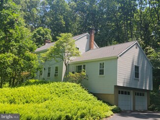 452 Laurel Dr, Hershey, PA 17033