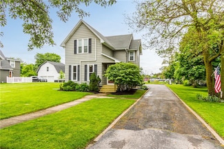 75 East St, Honeoye Falls, NY 14472