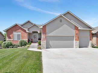 702 E Sprucewood Cir, Park City, KS 67147