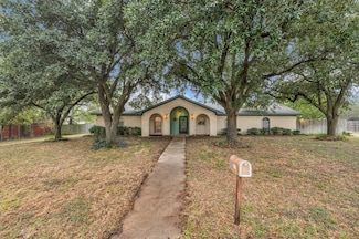 200 Opal St, Hewitt, TX 76643