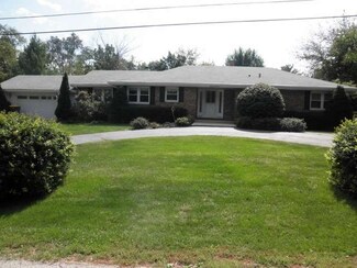 1815 Marguerite St, Crystal Lake, IL 60014