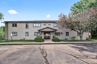 6601 Buckley Cir Unit 110, Inver Grove Heights, MN 55076