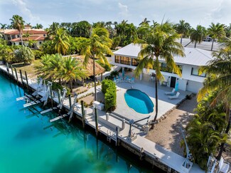 200 12th St, Key Colony, FL 33051