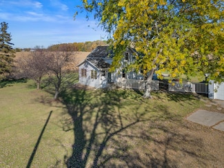 527 N Snow Prairie Rd, Cold Water, MI 49036