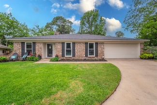 608 Spring Lake Dr, Bedford, TX 76021