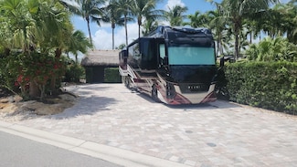 460 NW Foursome Ln, Port St. Lucie, FL 34986