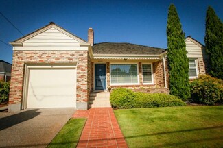 5025 47th Ave NE, Seattle, WA 98105