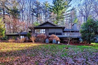 451 Spruce Ln, Highlands, NC 28741