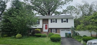 56 Orange St, Edison, NJ 08817