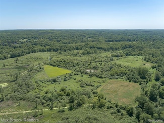 000 N Ortonville Rd, Groveland Township, MI 48462