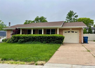 733 La Bonne Pkwy, Ballwin, MO 63021