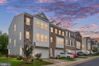 4073 Elizabeth Reed Way, Lake Ridge, VA 22192