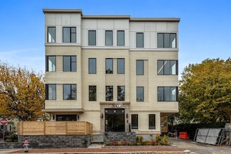 300 Franklin St Unit 5, Cambridge, MA 02139