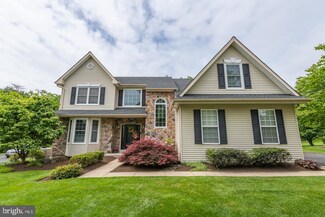 3496 Pond View Dr, Chalfont, PA 18914