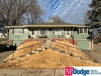 7434 & 7436 Pasadena Cir, Omaha, NE 68124