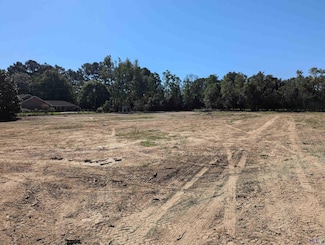 6630 Woodland Dr, Zachary, LA 70791
