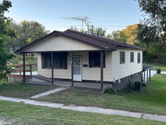 204 NE 5th St, Leon, IA 50144