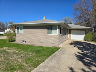 2007 2nd St, Lake Park, MN 56554