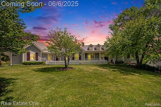 575 Tracy Ln, Milford, MI 48381