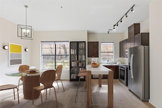 707 Cardinal Ln Unit E2, Austin, TX 78704
