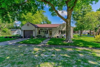 606 E Houghton St, Tuscola, IL 61953