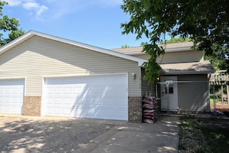 14190 Pineview Dr, Becker, MN 55308