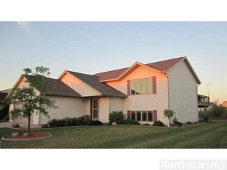 137 Quinion Dr, Mankato, MN 56001