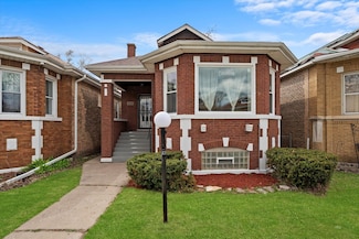 8214 S Paxton Ave, Chicago, IL 60617