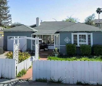 2260 Pulgas Ave, East Palo Alto, CA 94303