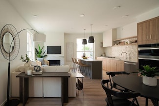 7 West Dr, Excelsior, MN 55331