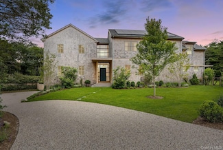 26 Georgian Ln, Water Mill, NY 11976