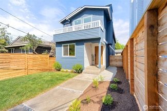 9526 Interlake Ave N, Seattle, WA 98103