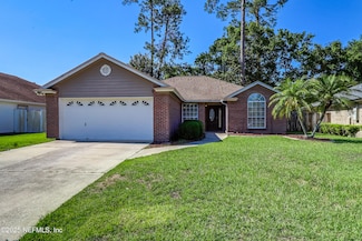 1940 Harbor Island Dr, Fleming Island, FL 32003