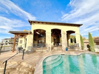 516 N Shore Dr, Amarillo, TX 79118