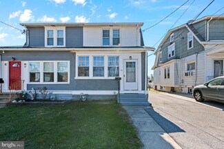 45 N Ridgeway Ave, Glenolden, PA 19036