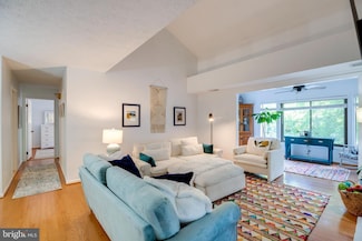 2293 Hunters Run Dr, Reston, VA 20191