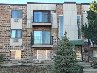 1455 N Winslowe Dr Unit 201, Palatine, IL 60074