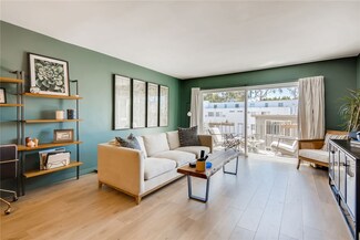 15344 Weddington St Unit 211, Sherman Oaks, CA 91411