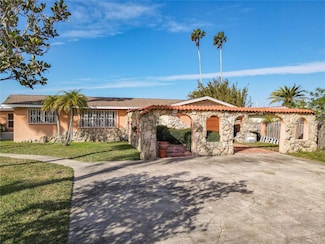 2 Richmond Dr, New Smyrna Beach, FL 32169