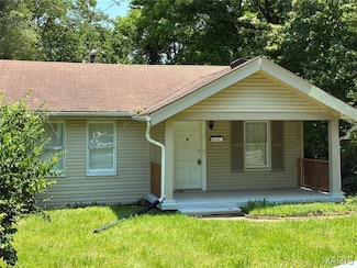 8940 Scottdale Ave, Saint Louis, MO 63136